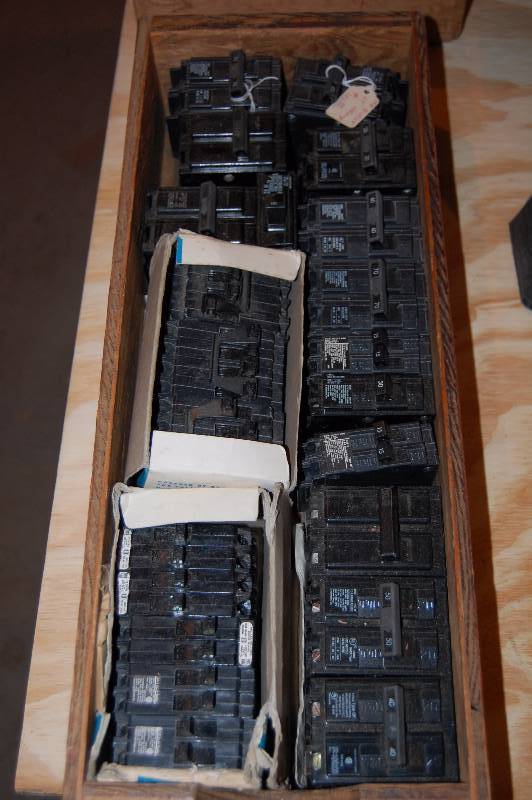 lot 532 image: Assorted Electrical Breakers