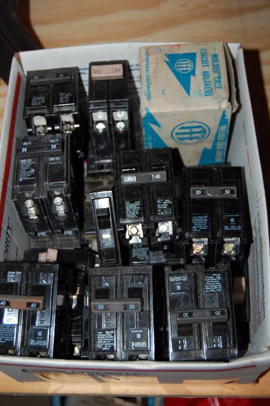 lot 535 image: Assorted Electrical Breakers