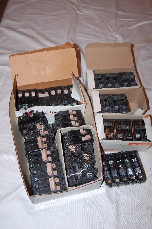 lot 536 image: Assorted Electrical Breakers