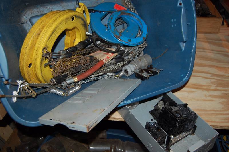 lot 543 image: Misc Electrical