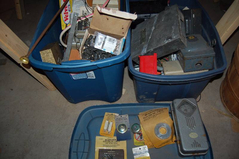 lot 548 image: Misc Electrical