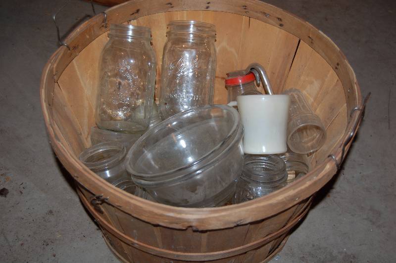 lot 549 image: Assorted Glass Bottles and Jars