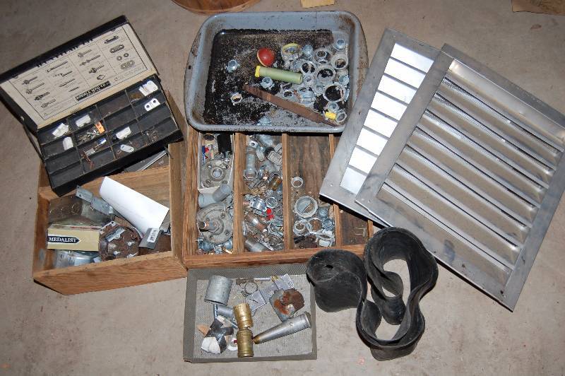 lot 550 image: Misc Hardware and Electrical