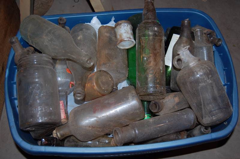lot 554 image: Assorted Glass Bottles and Jars