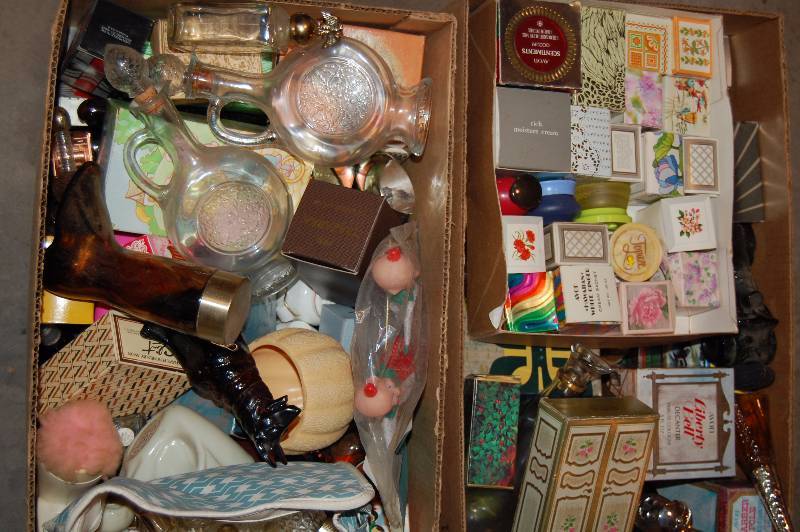lot 678 image: Lots of AVON Collectibles