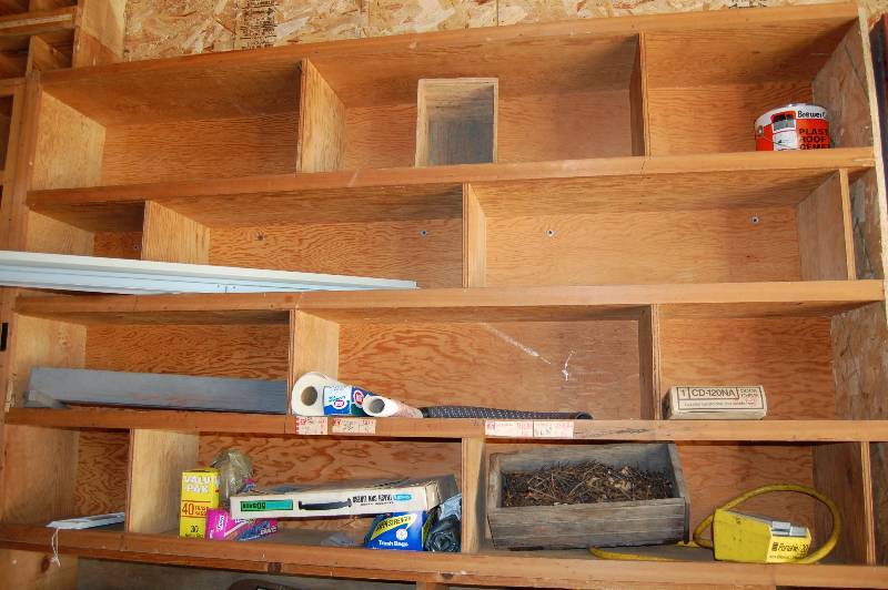 lot 690 image: Wooden Shelf with Contents