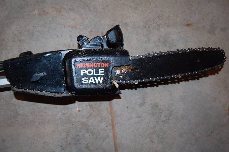 lot 694 image: Pole Saw