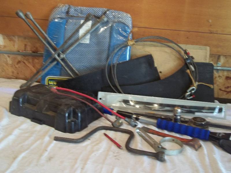 lot 643 image: Automotive Supplies