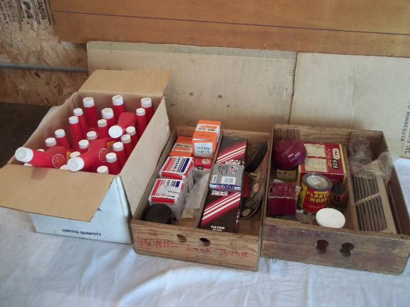 lot 652 image: Automotive Supplies