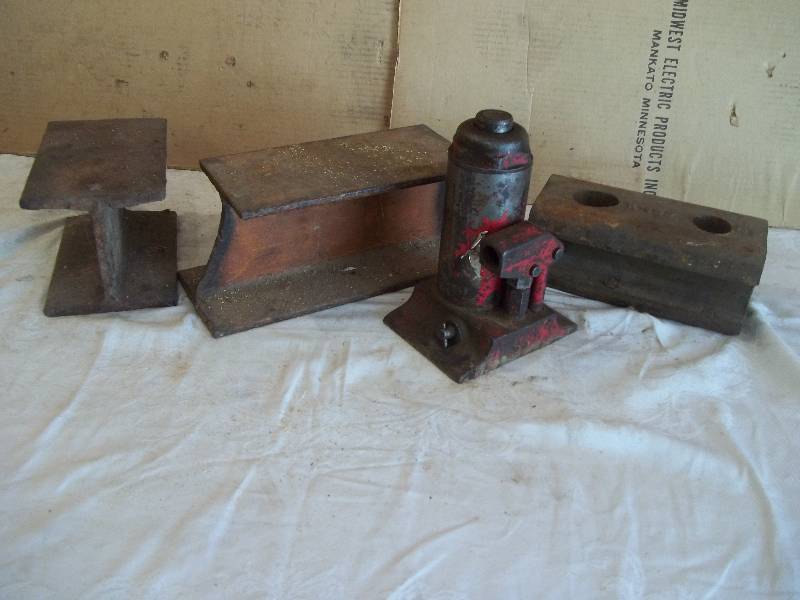 lot 654 image: Hydraulic Jack