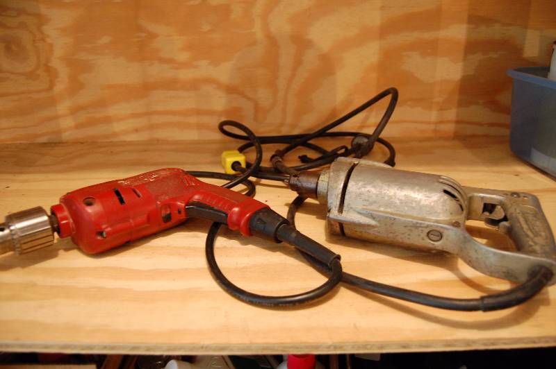 lot 673 image: Power Drills