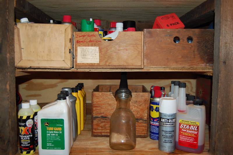 lot 674 image: Misc Chemicals