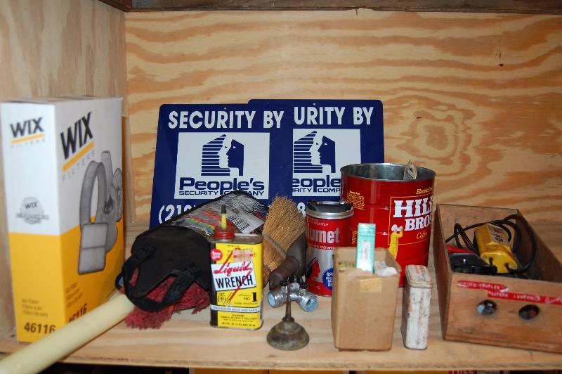 lot 704 image: Tools and Chemicals
