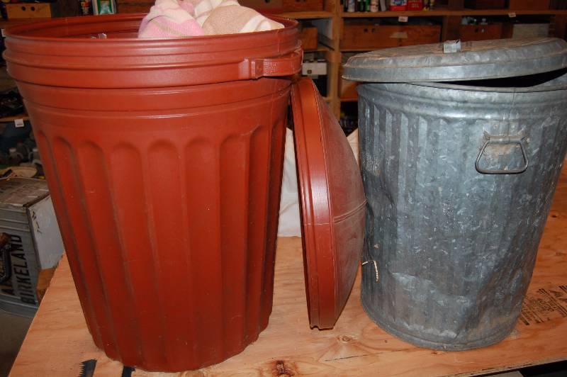 lot 724 image: Garbage Can and Fabric
