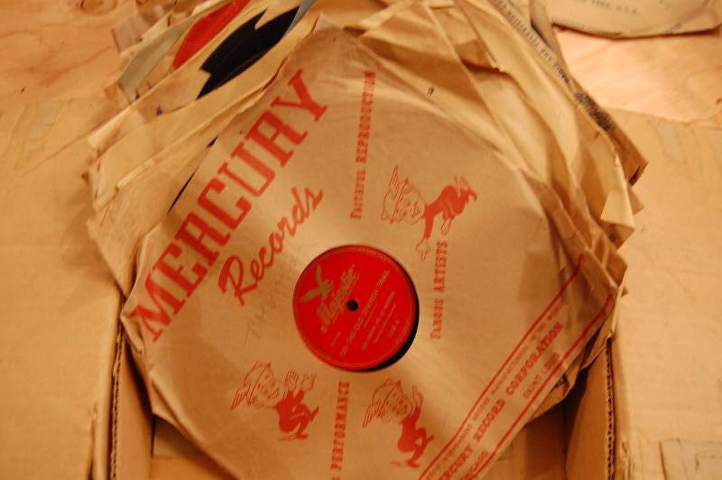 lot 733 image: Old Records