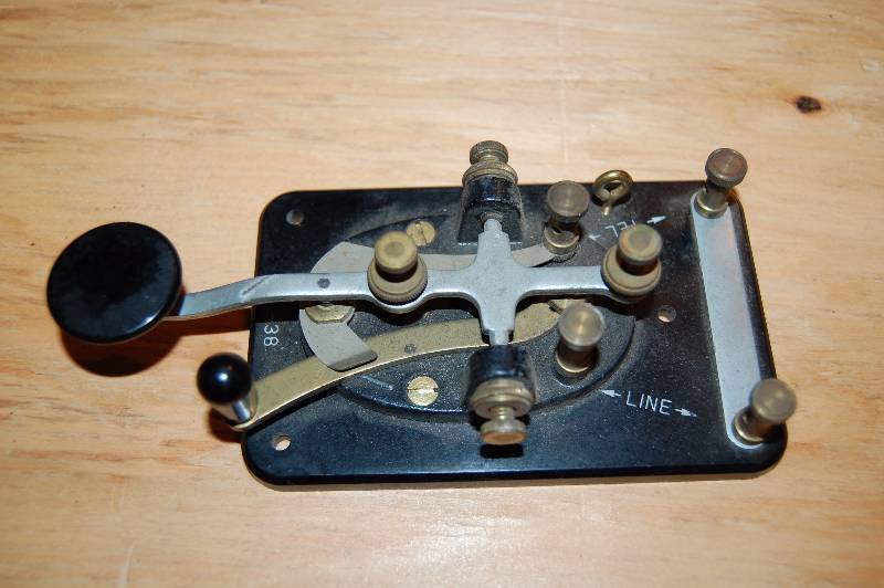 lot 739 image: Vintage or Antique Telegraph Transmitter
