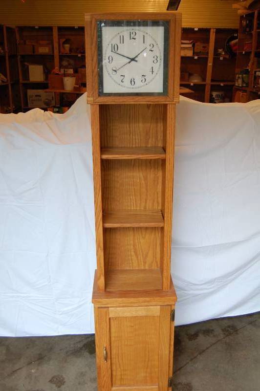 lot 749 image: Clock