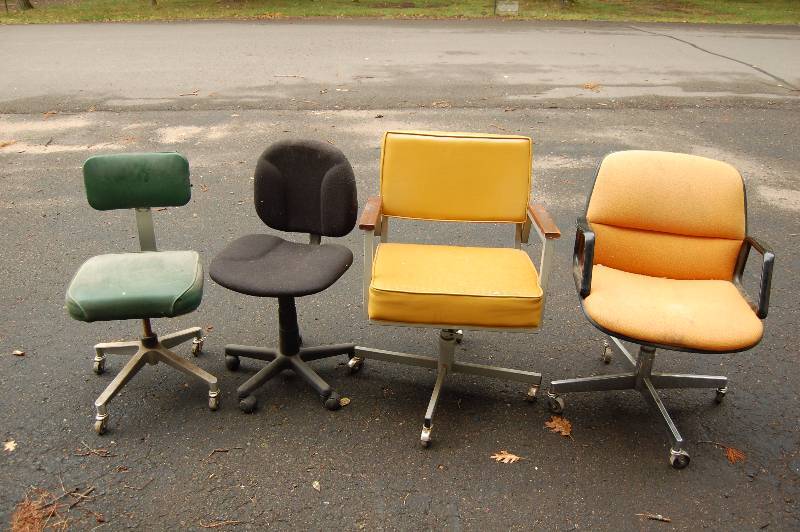lot 781 image: Office Chairs
