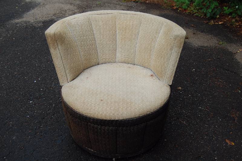 lot 782 image: Unique Vintage Chair