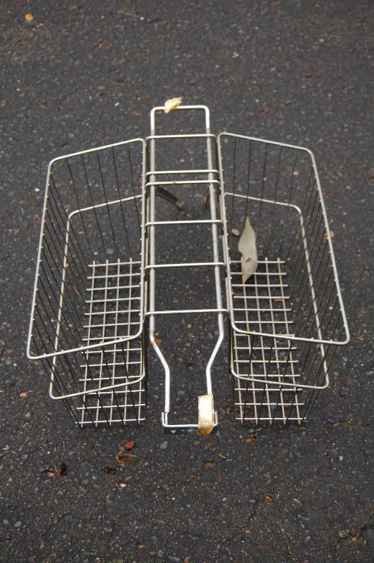 lot 789 image: Bicycle Rack