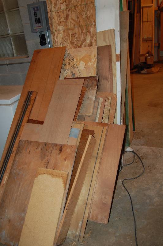 lot 961 image: Pile of Assorted old Wood