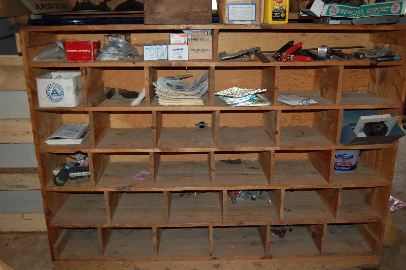 lot 962 image: Large Shelf With Contents