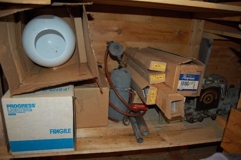 lot 839 image: Vintage Light Fixtures and More