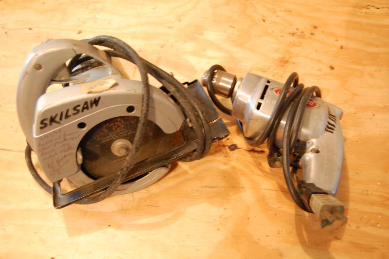 lot 988 image: Circular Saw and Drill