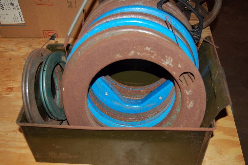 lot 990 image: Fish Tape