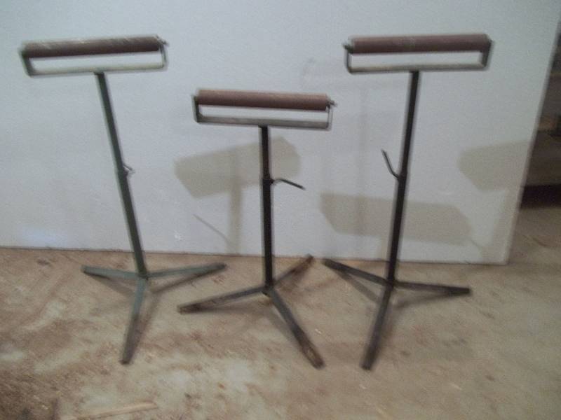 lot 924 image: Rolling Stands