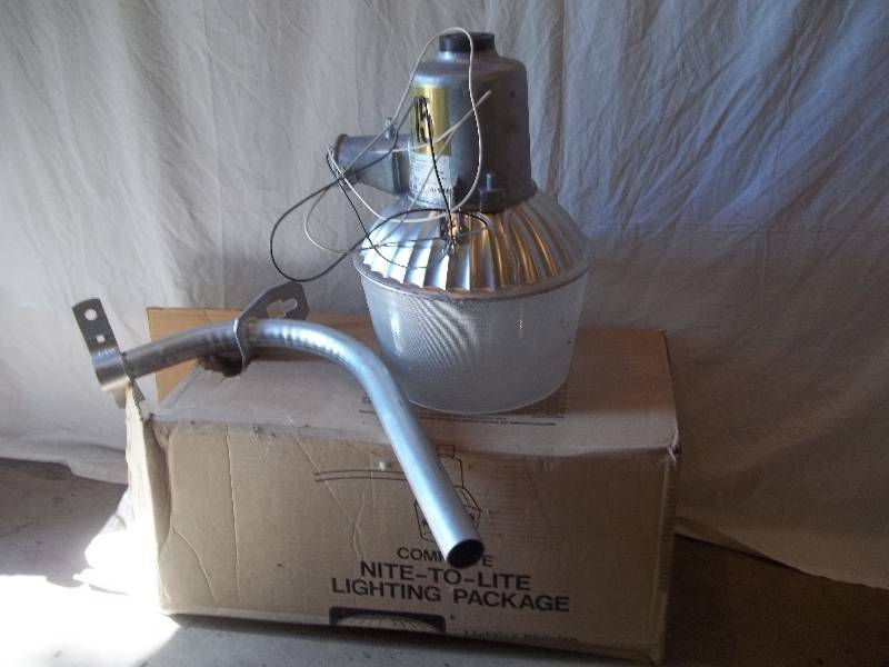 lot 925 image: Security Light
