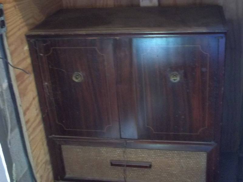 lot 936 image: Vintage RadioPhongraph