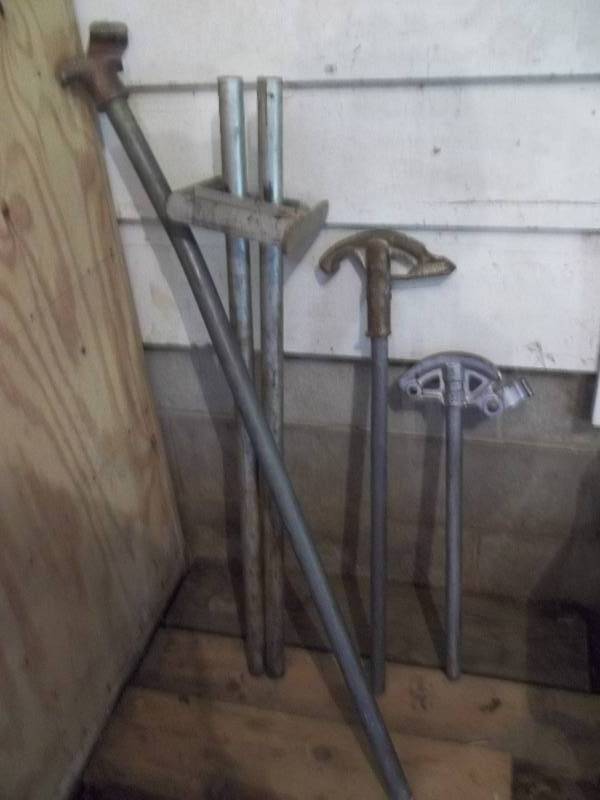 lot 942 image: Conduit Benders
