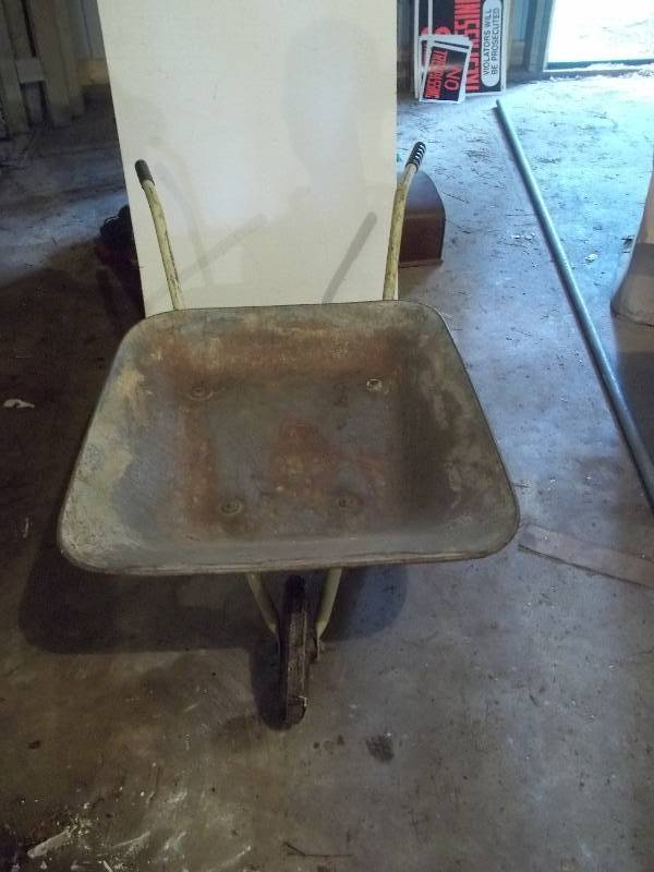 lot 951 image: Wheelbarrow