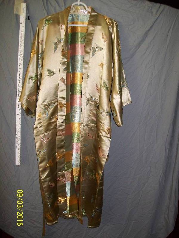 lot 27 image: Adult CostumeButterfly Satin-Like Bathrobe two pockets on front with belt. Unknown Size. TagLian Lin  M