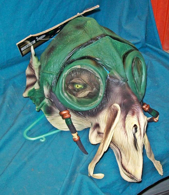 lot 38 image: Adult Costume Mask Star Wars Episode I, Sebulba - Rubies #3263