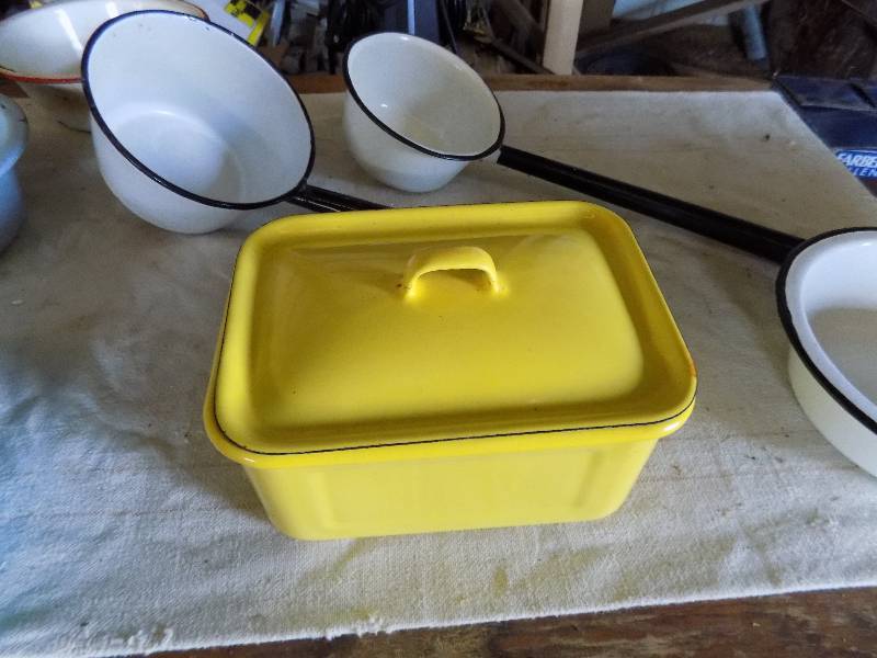 Enamel Dishes