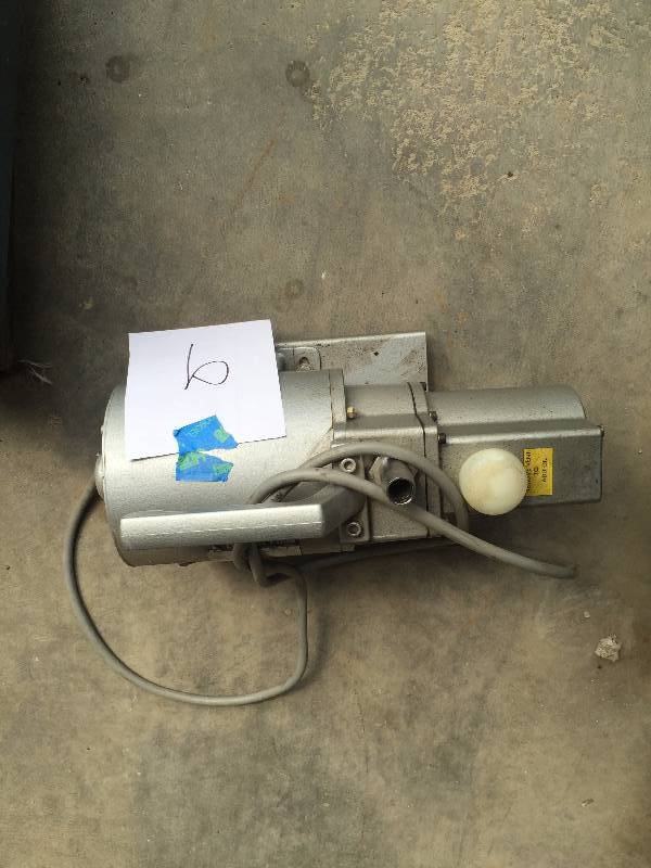 lot 9 image: VACUUM PUMP 110V WORKS