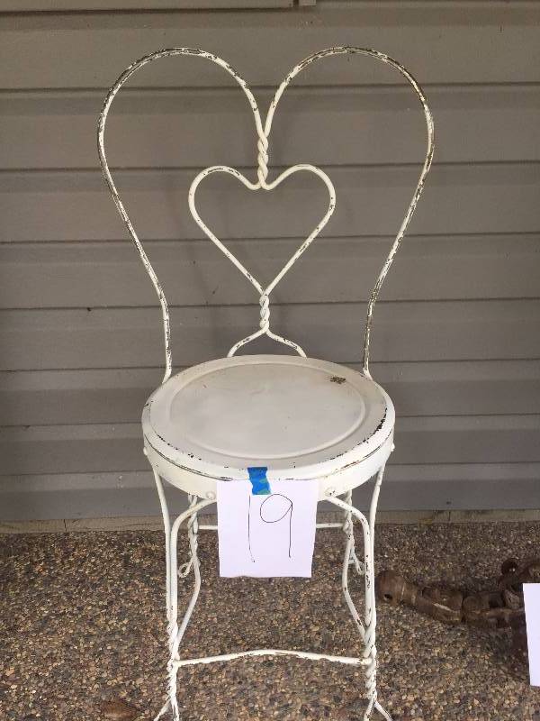 lot 19 image: HEART WIRE CHAIR