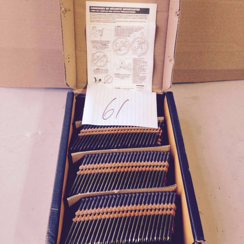 lot 61 image: Dewalt 21 Round Head Nail