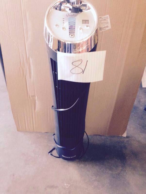 lot 81 image: Honeywell Quiet Fan- in like new condition missing base
