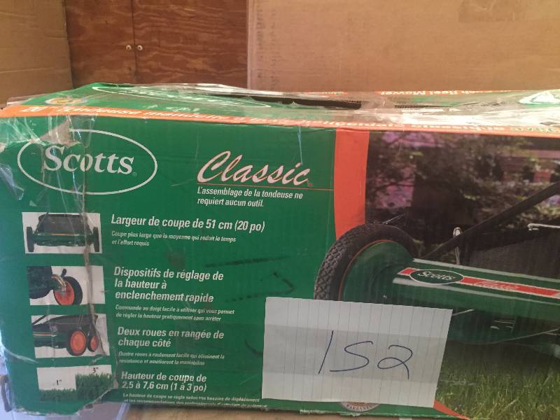 lot 152 image: Scotts Classic (20) 5-Blade Reel Mower w Grass Catcher