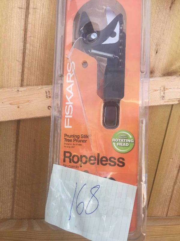 lot 168 image: Fiskar Ropeless Tree Pruner