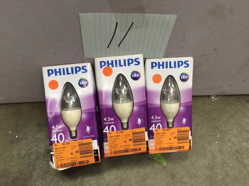 lot 11 image: Lot of 3 Phillips 40W lights