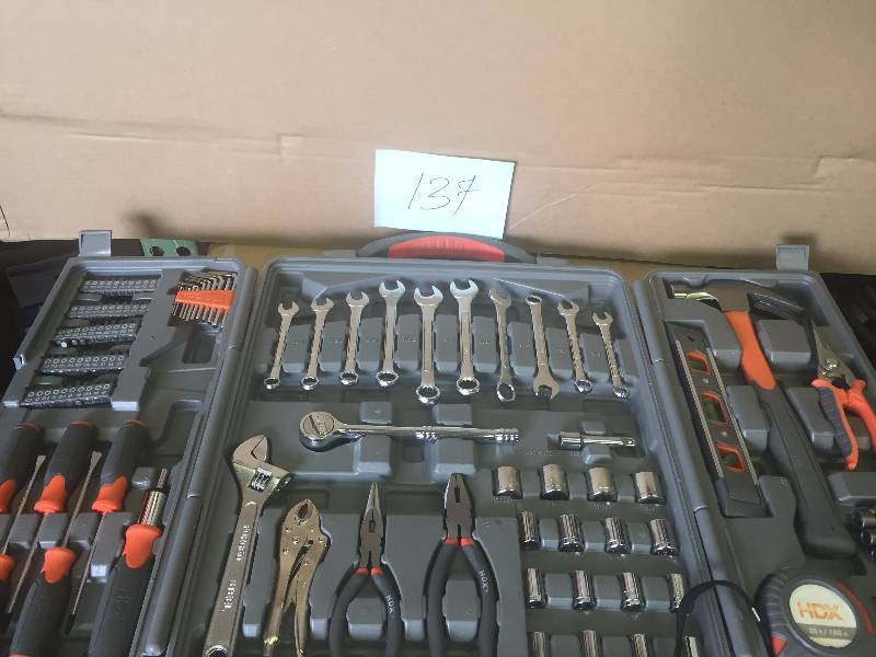 lot 137 image: HDX Homeowners Tool Set (137-Piece)
