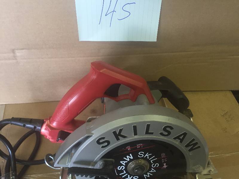 lot 145 image: Skillsaw Hand Saw in like new condition
