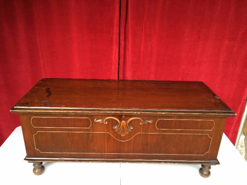WOW Gorgeous Vintage Cavalier Cedar Blanket Chest - Has Wear - Still In Great Shape For Age  Look at The Details & Craftmanship