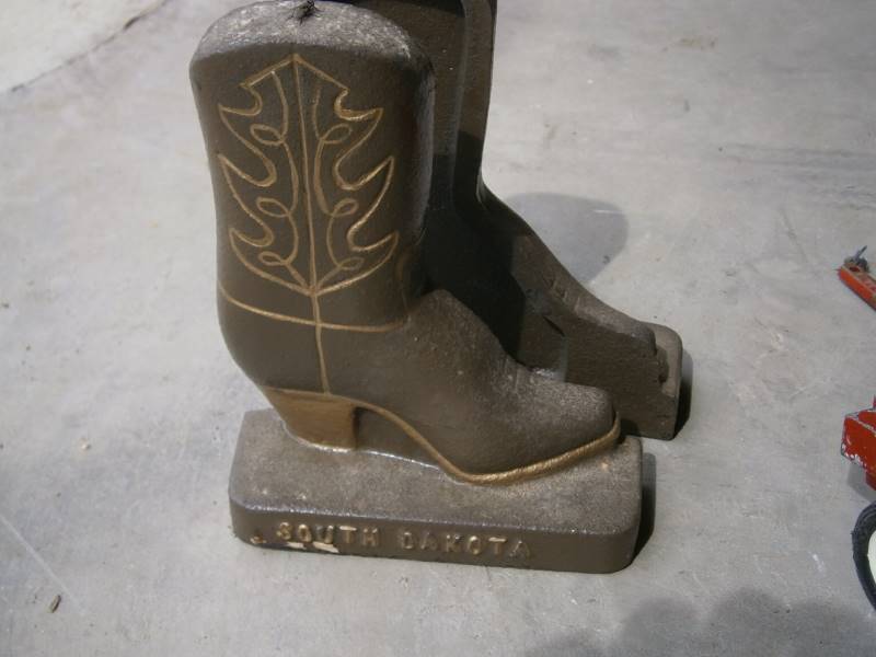 Vintage Diecast Baler & Boot Book Ends