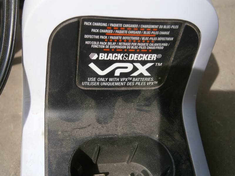 Black & Decker Chargers & Battery