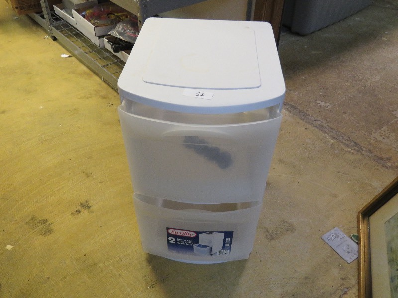 Plastic container